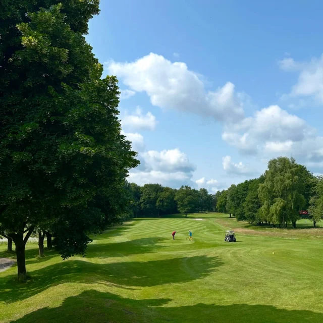 ⛳️🏌🏻‍♀️☀️

#lgcschlossmoyland #lgcmoyland #kleve #nrw #bedburghau #golfplatz #golfcourse #golf #golfer #golfsport #sport #golferslife #greenkeeping #green #natur #golfundnatur #golfhochzehn #sommer #summer #rough #goodvibe #goodvibes